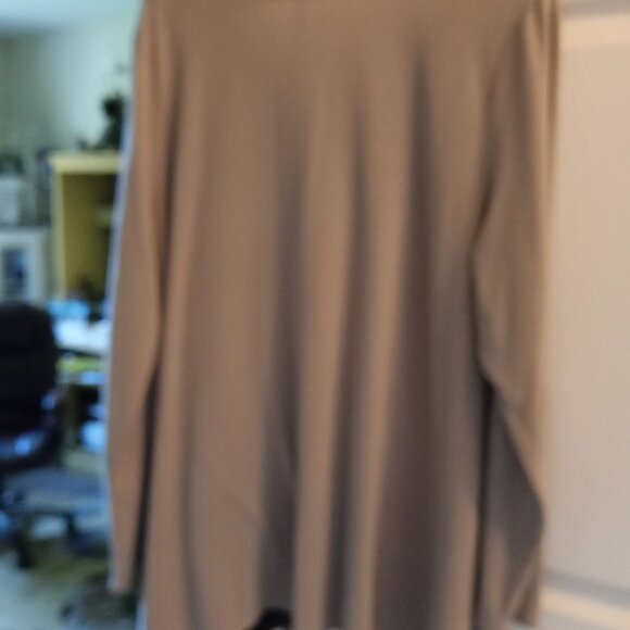 CUTE TUNIC TOP - Picture 2 of 4